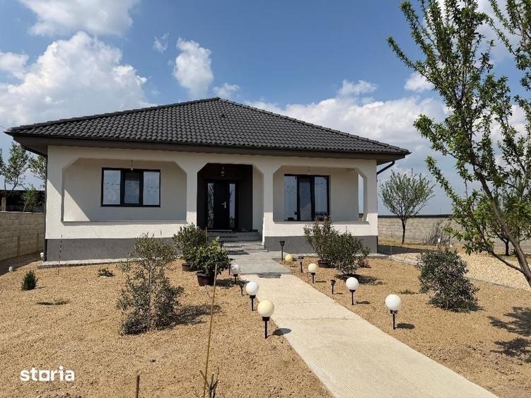 Casă cu 3 camere cu Teren 4200 Mp în Rogerius