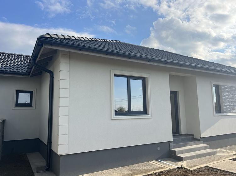 Casă cu 4 camere cu Teren 388 Mp în Șag