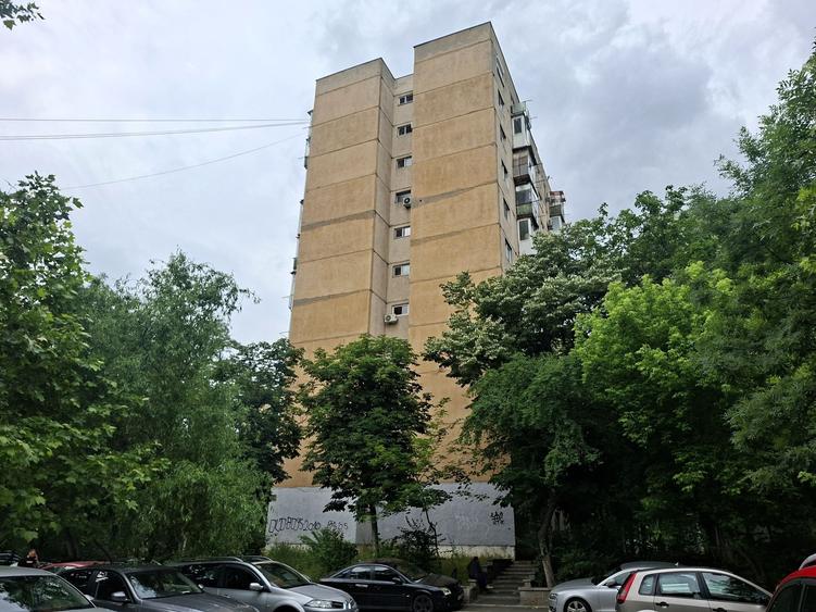 Apartament cu 2 camere decomandat în Drumul Taberei