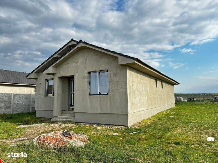 Casă cu 4 camere cu Teren 500 Mp în Cihei