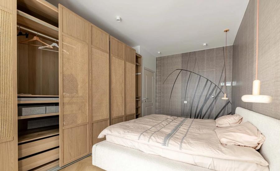 Apartament cu 3 camere semidecomandat, mobilat în P-ta Presei Libere