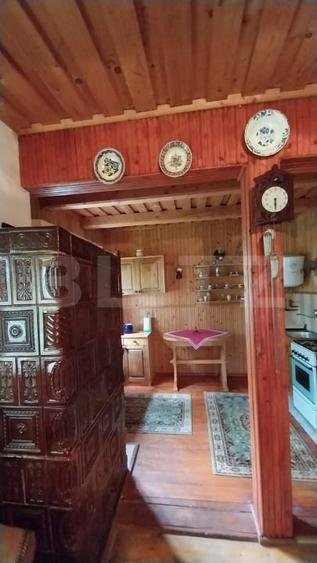 Casă individuală cu 6 camere cu Canalizare în Vest