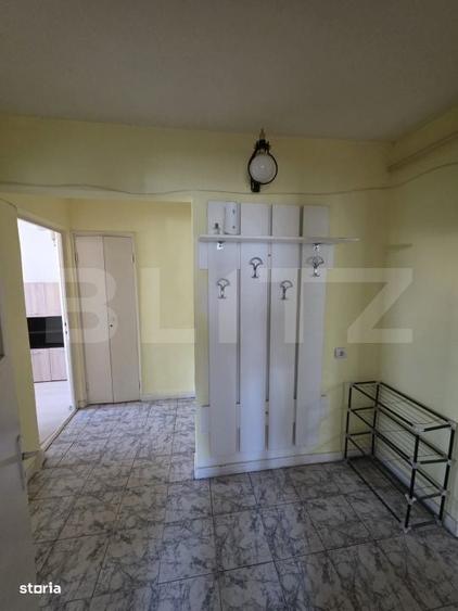 Apartament cu 3 camere decomandat în Piața Centrală