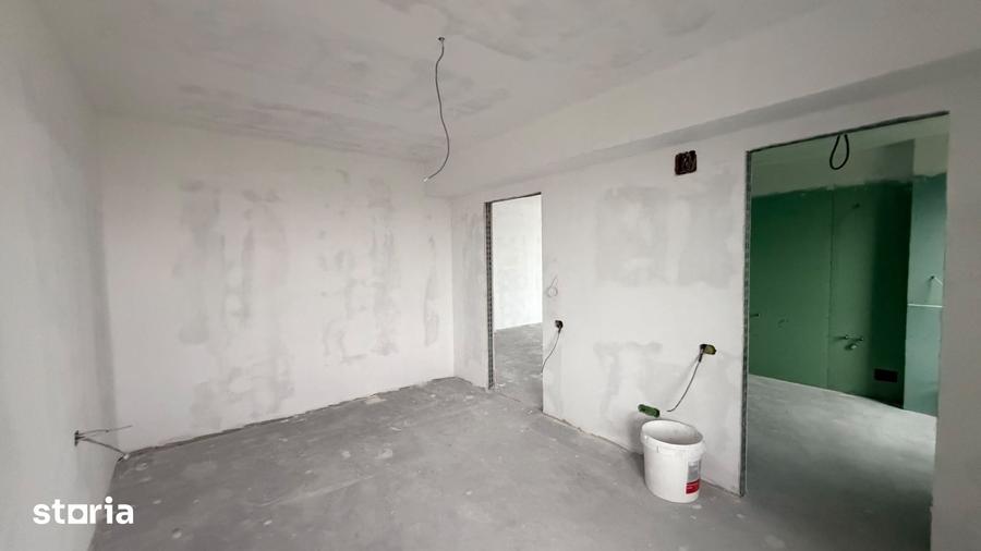 Apartament cu 3 camere decomandat în Sisești