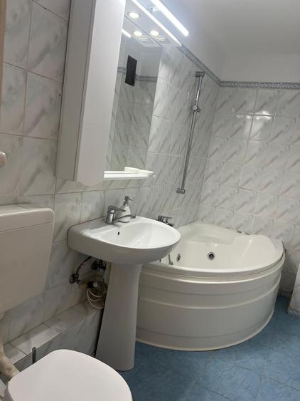 Apartament cu 4 camere decomandat în Timpuri Noi