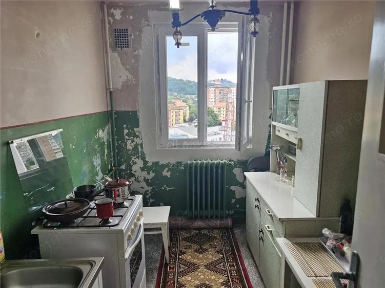 Apartament cu 2 camere semidecomandat în Micro I