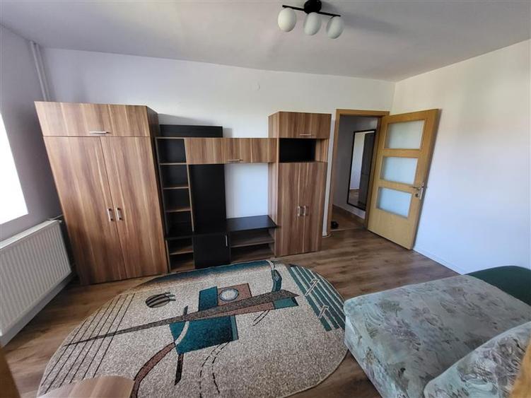 Apartament cu 2 camere nedecomandat, mobilat în Complex Studențesc