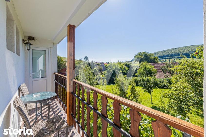 Casă cu Teren 3700 Mp în Vâlcele
