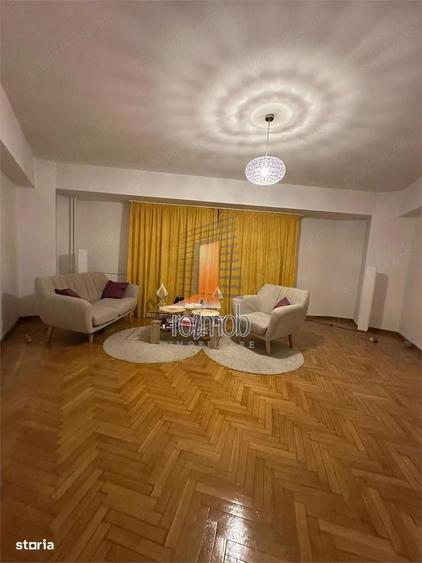 Apartament cu 3 camere semidecomandat în Calea Victoriei