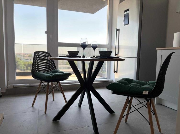 Apartament cu 2 camere semidecomandat în Baicului