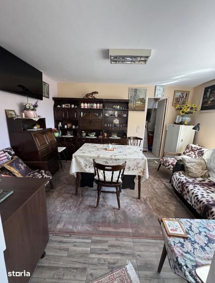 Casă cu 4 camere decomandat cu Teren 400 Mp în Aradul Nou