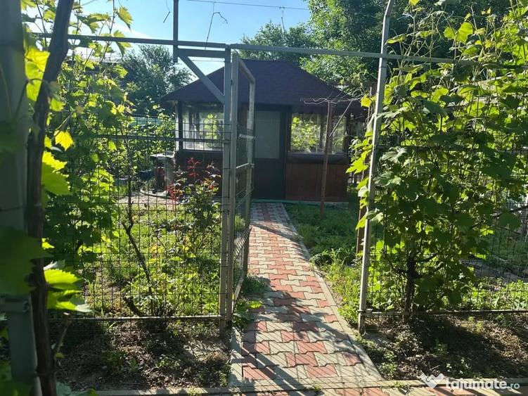 Apartament cu 5 camere semidecomandat în Vidra