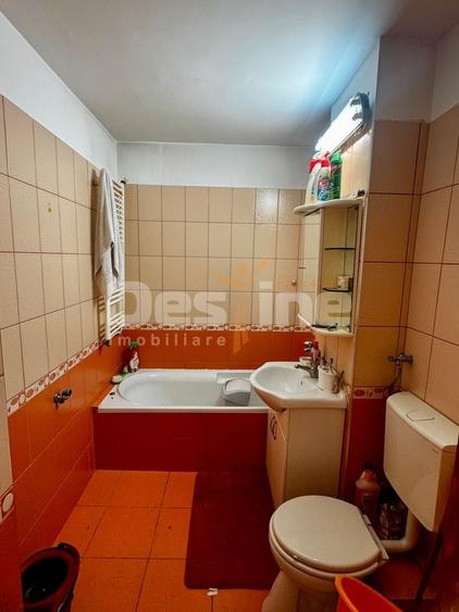 Apartament cu 3 camere decomandat, mobilat în Central