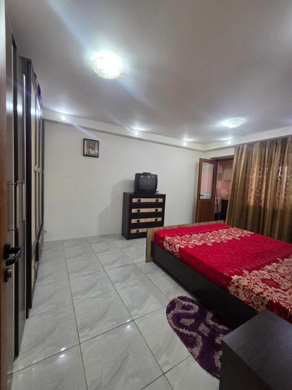 Apartament cu 3 camere decomandat în Obor