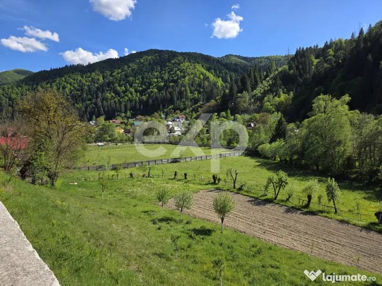 Casă cu 6 camere cu Teren 15524 Mp în Voineasa