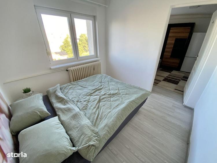 Apartament cu 3 camere semidecomandat în Ciupercenii Noi