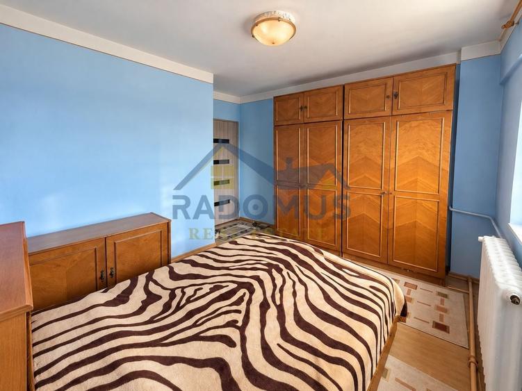 Apartament cu 2 camere decomandat, mobilat în P-ța Mihai Viteazu
