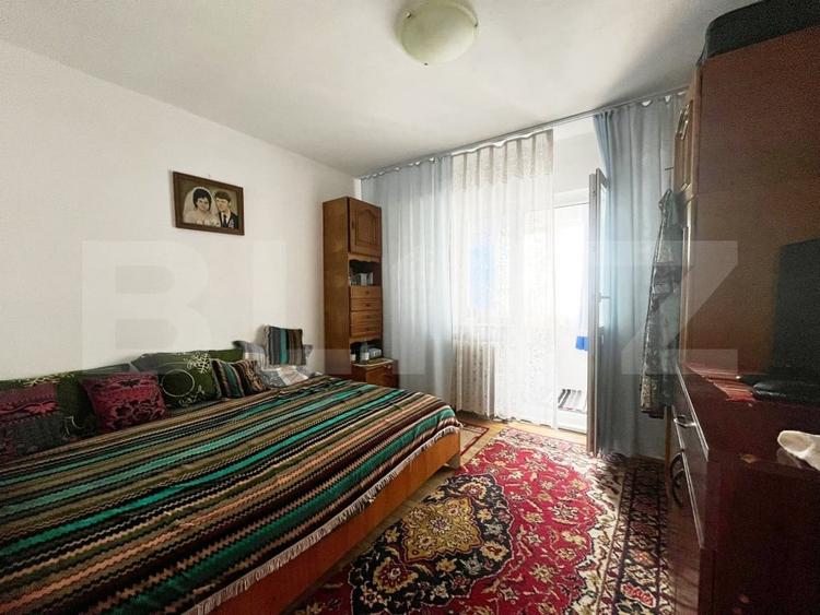 Apartament cu 5 camere decomandat, mobilat în Canta