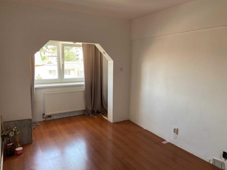 Apartament cu 2 camere decomandat în Ștrand