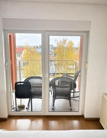 Apartament cu 3 camere semidecomandat, mobilat în Nord-Vest