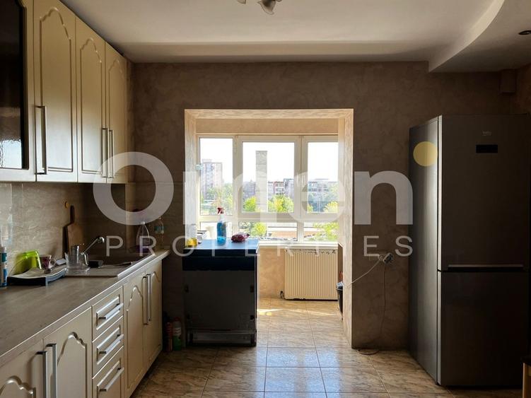 Apartament cu 3 camere decomandat, mobilat în Săsar