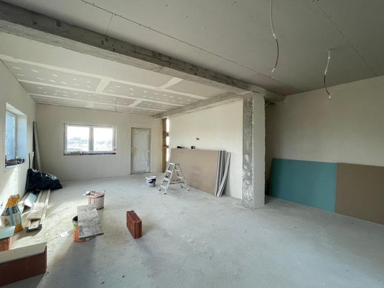 Duplex cu 4 camere cu Canalizare în Moșnița Veche