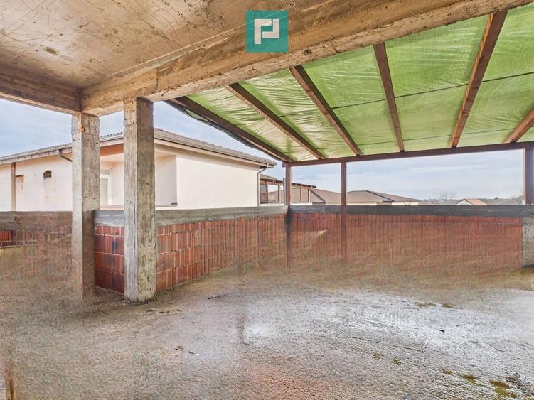 Penthouse cu 2 camere decomandat în Chișoda