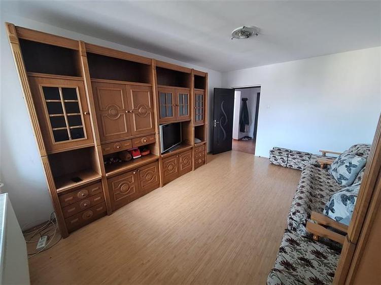 Apartament cu 2 camere decomandat în Narcisa