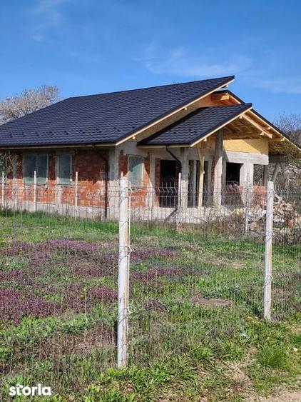 Casă cu 4 camere cu Teren 140 Mp în Central