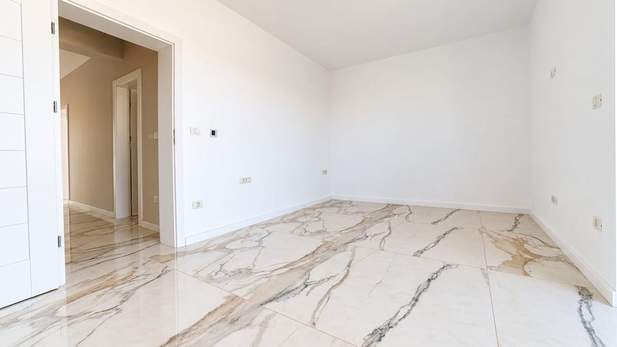 Duplex cu 5 camere cu Canalizare în Giroc