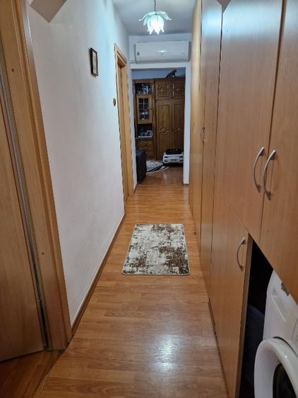 Apartament cu 3 camere decomandat, mobilat în Central