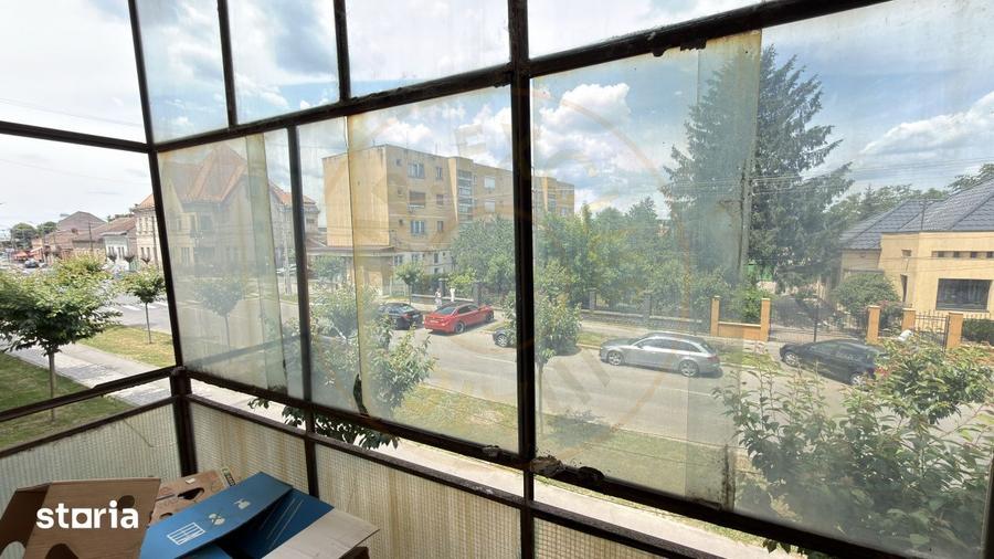 Apartament cu 2 camere decomandat, mobilat în Central