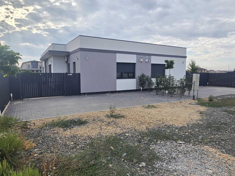 Casă cu 3 camere în Moșnița Nouă