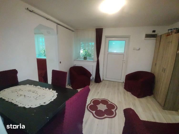 Casă cu 4 camere cu Canalizare în Central