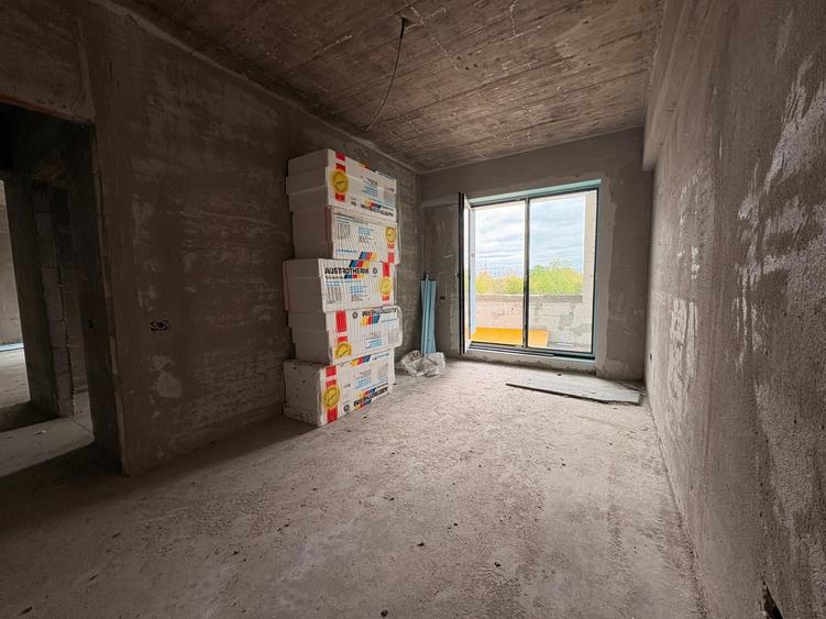 Apartament cu 2 camere decomandat în Splaiul Unirii