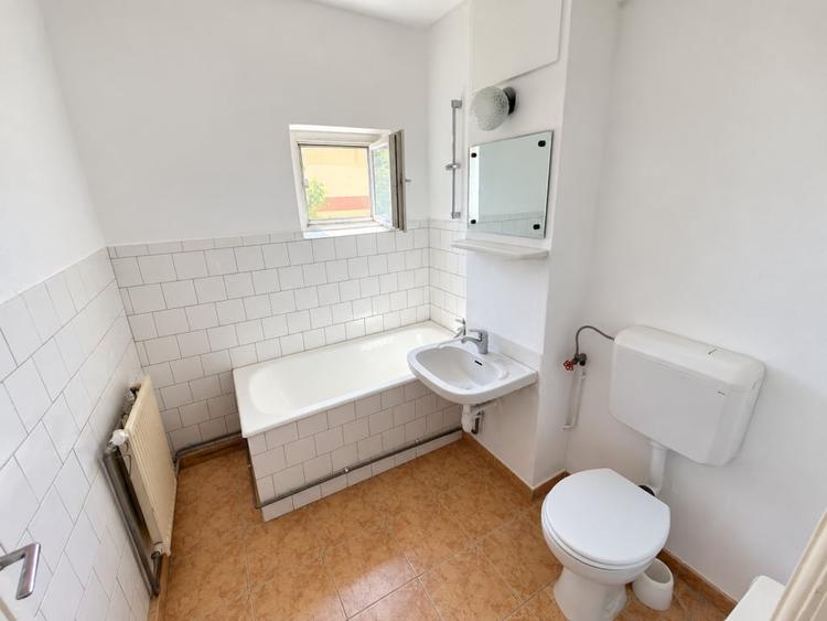 Apartament 3 camere de vânzare | Cetate | Etaj 3 | 2 băi | Balcon | Boxă - 3