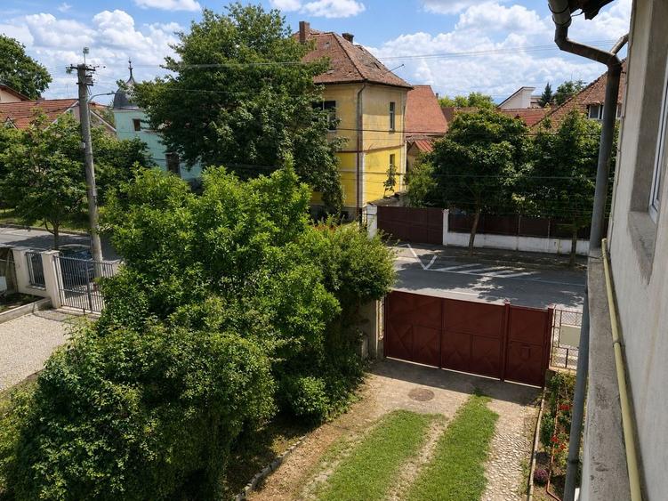 Apartament cu 2 camere nedecomandat, mobilat în Central