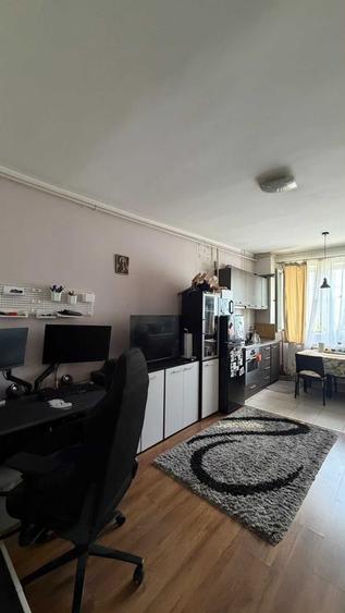 Apartament cu 2 camere decomandat în Exterior Vest