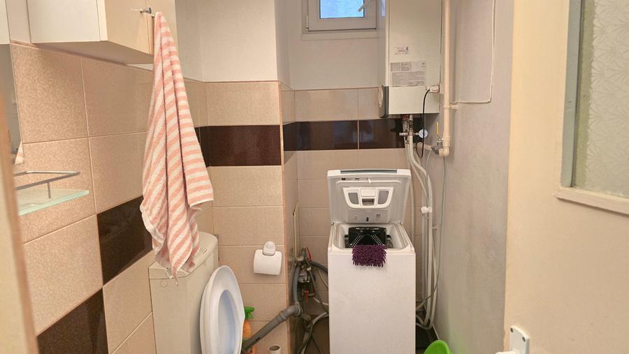 Apartament cu 4 camere semidecomandat în Decebal