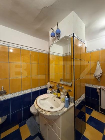Apartament cu 4 camere decomandat în Rovinari