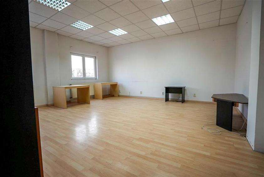 Spațiu comercial, de 1,240 mp, în Central