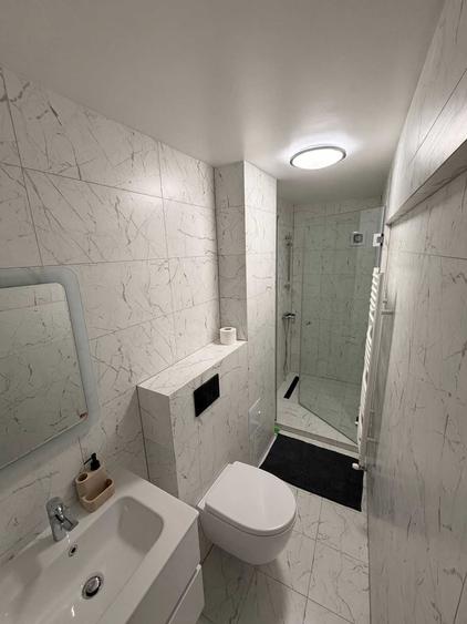 Apartament cu 3 camere decomandat în Hârșova