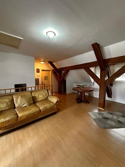 Casă individuală cu 6 camere cu Piscina în Central