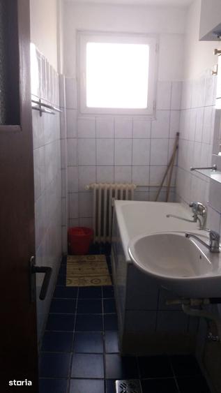 Garsonieră decomandată în Vitan