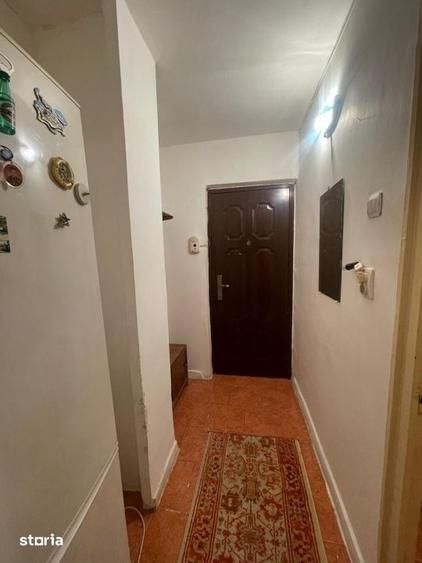 Garsonieră decomandată în Rovine