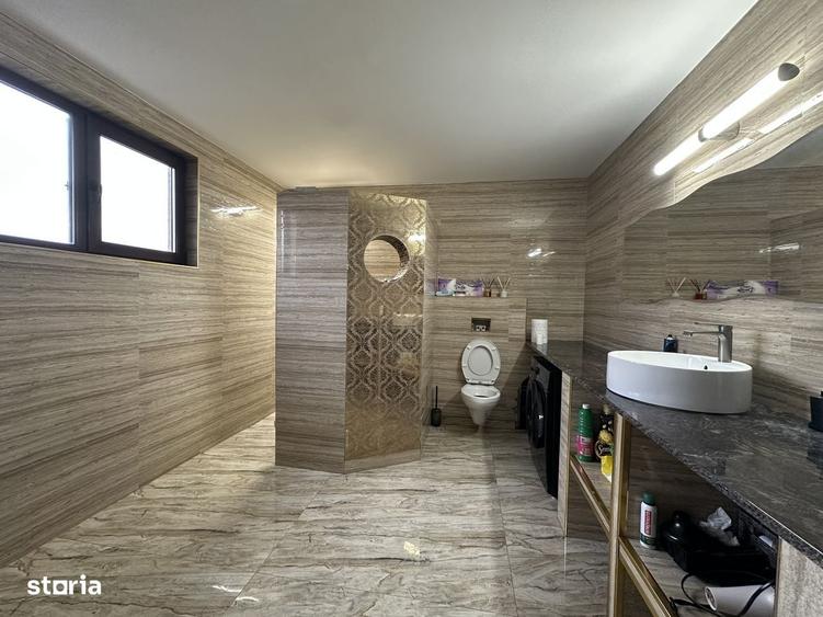 Casă cu 4 camere în Central
