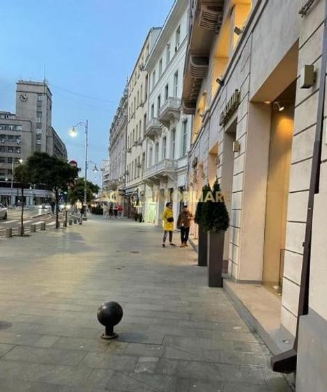 Garsonieră decomandată, mobilată în Calea Victoriei