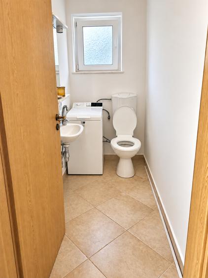 Apartament cu 3 camere decomandat, mobilat în Torontalului
