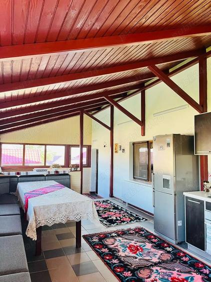 Casă cu 5 camere cu Teren 1500 Mp în Oniceni