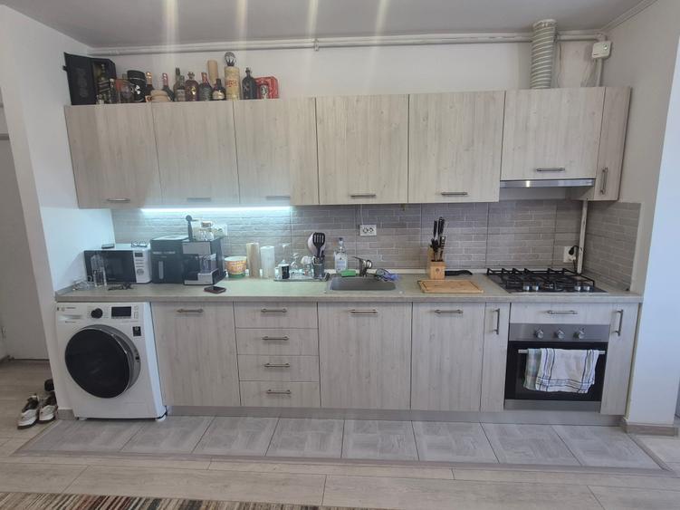 Apartament cu 3 camere decomandat în Șagului